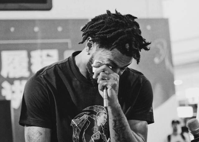 不离不弃！罗斯为中国球迷的视频感动落泪