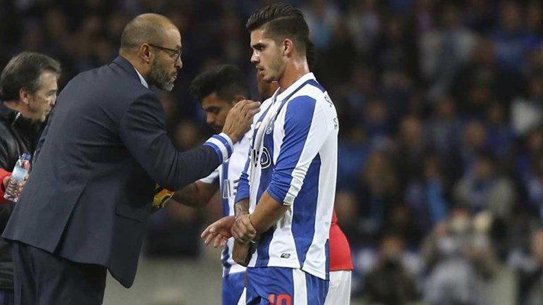 传狼队3400万欧求购A-席尔瓦被米兰拒绝