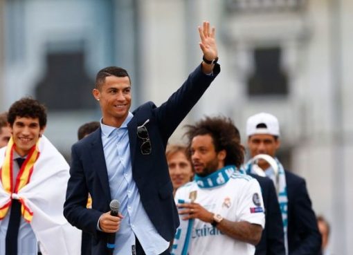 C罗想离队早有预兆？曝一个月前就已通知队友